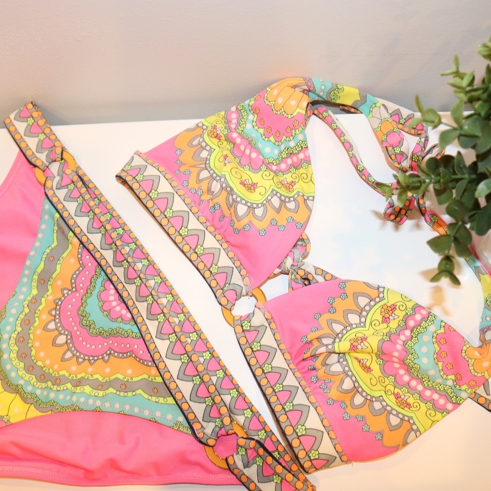 Victoria's Secret Halter bikini, Size Medium